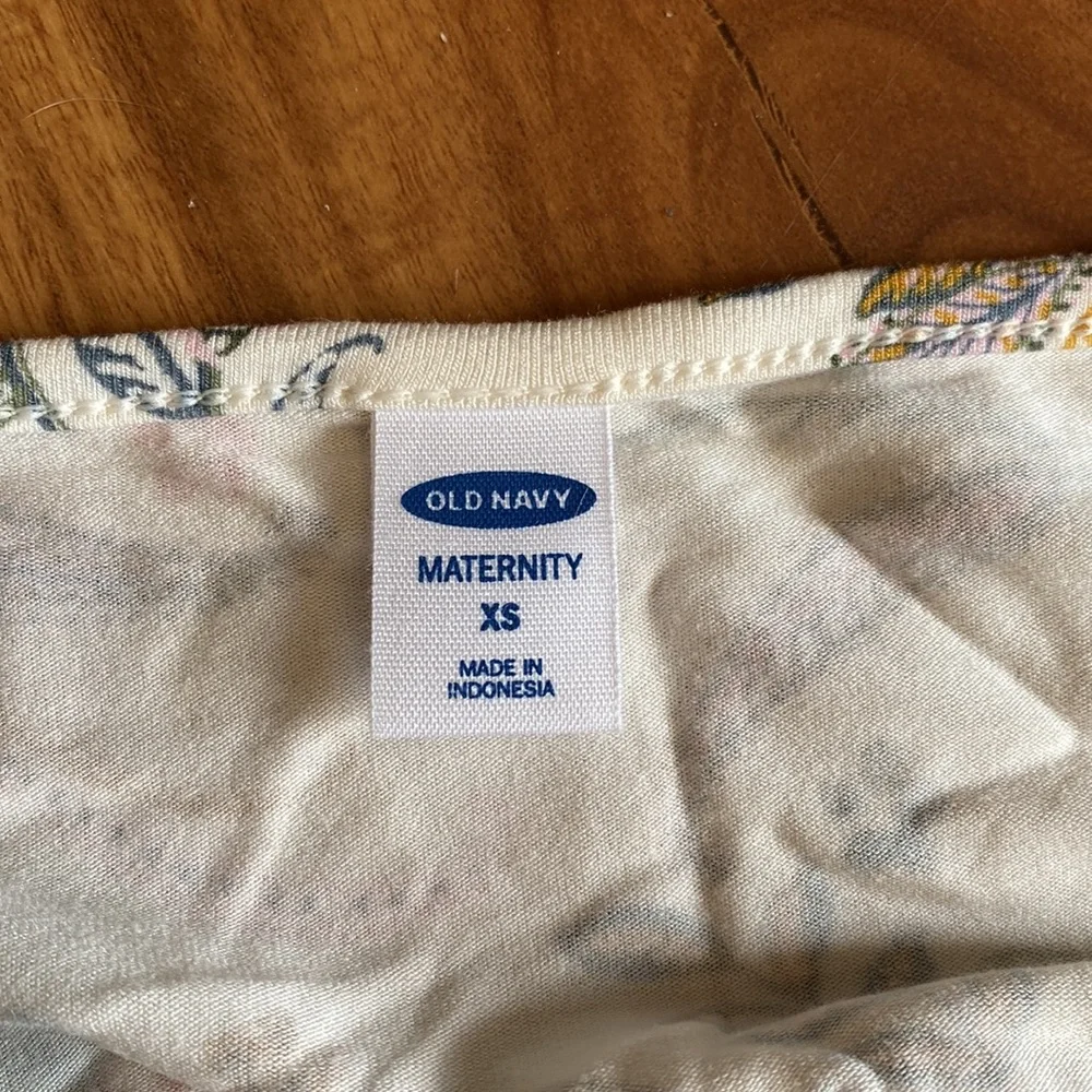 Old Navy Maternity Bundle - Picture 4 of 8